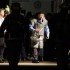 Australiana presa a ‘colar-bomba’ é libertada após 9 horas