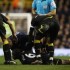 Fabrice Muamba, jogador do Bolton passa mal em campo e o jogo é suspenso