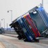 Ventos fortes no Japão derrubam caminhões e cancelam 400 voos