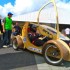 Estudantes ingleses criam carro de madeira movido a hidrogênio