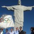 Bandeira olímpica chega ao Rio e é levada ao Cristo Redentor