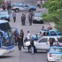 Após troca de tiro com PM’s, bandidos sequestram ônibus escolar no RJ