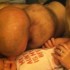 Foto de pai beijando o filho assusta e viraliza nas redes sociais