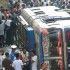 Ao menos 33 morrem após ônibus despencar de penhasco de 300 metros no Nepal