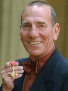 pete-postlethwaite