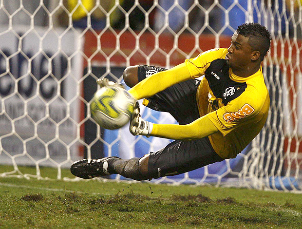 http://www.depositonaweb.com.br/wp-content/uploads/2011/04/felipe-goleiro-flamengo.jpg