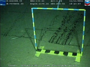 imagem-mostra-vazamento-de-petroleo-em-fissura