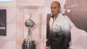 alessandro-taca-libertadores