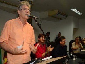 Governo mantem pagamento dentro do mês trabalhado