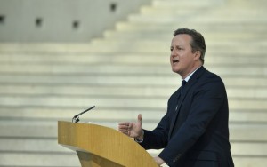 Saída do Reino Unido da UE ameaça paz no continente, diz David Cameron
