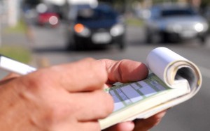 Multas de trânsito terão alta de até 66%; usar celular será infração gravíssima