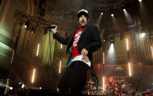 Anthony Kiedis é hospitalizado e Red Hot Chili Peppers cancela show