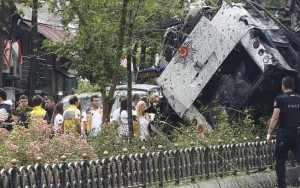 Carro-bomba explode e deixa ao menos 11 mortos na maior cidade da Turquia