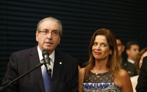 Dinheiro público foi convertido em sapatos para mulher de Cunha, diz procurador