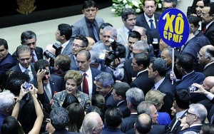 Defesa de Dilma recorre ao STF contra decisões da comissão do impeachment