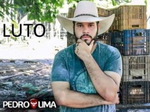 Cantor sertanejo morre carbonizado em trágico acidente de carro em SP