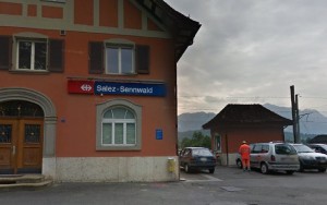 Suspeito de ataque a trem e uma mulher de 34 anos morrem na Suíça