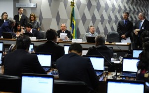 Comissão do impeachment aprova relatório que pede o julgamento de Dilma Rousseff
