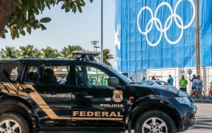 Policial da equipe de segurança dos Jogos Olímpicos é baleado no Rio