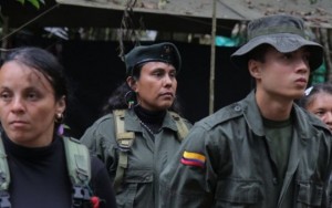 Em votação apertada, colombianos rejeitam acordo de paz com as Farc 