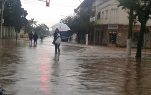 Chuvas deixam quase 200 famílias desabrigadas no Rio Grande do Sul 
