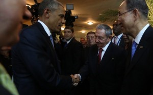 EUA amenizam restrições a Cuba e liberam comércio de charutos e rum 