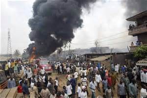 Força Aérea da Nigéria bombardeia campo de refugiados e mata mais de 50 pessoas