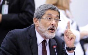 Ex-presidente da Petrobras diz que indicação para cargos na estatal é tradição