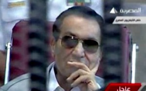 Após reverter prisão perpétua, Hosni Mubarak é libertado no Egito