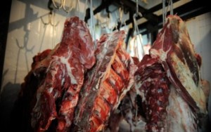 Japão suspende importação de carne de frigoríficos brasileiros