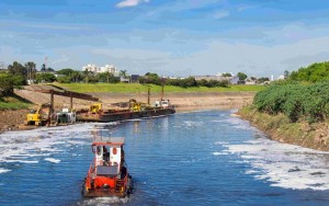 Governo de São Paulo inicia obra de desassoreamento no Rio Tietê