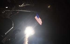 Estados Unidos ameaçam novos ataques à Síria, caso "seja necessário"