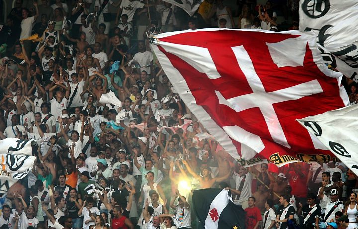 http://www.depositonaweb.com.br/wp-content/uploads/torcida-vasco.jpg