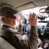 Homem cego testa carro do Google que dispensa motorista