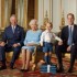 Príncipe George esbanja fofura em foto oficial pelos 90 anos da rainha Elizabeth