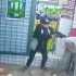 Policial aposentado é baleado no rosto durante assalto a supermercado no RJ
