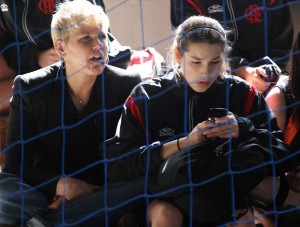 xuxa-acompanha-sasha-jogo-de-volei