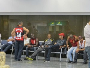 torcida-flamengo-no-aeroporto