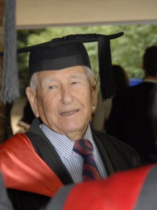 australiano-de-97-anos-termina-mestrado
